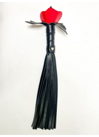 Черная кожаная плеть с красной лаковой розой в рукояти - 40 см. - БДСМ Арсенал - купить с доставкой в Москве