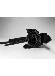 Черная кожаная плеть с лаковой розой в рукояти - 40 см. - БДСМ Арсенал - купить с доставкой в Москве
