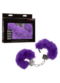 Металлические наручники с фиолетовым мехом Ultra Fluffy Furry Cuffs - California Exotic Novelties - купить с доставкой в Москве
