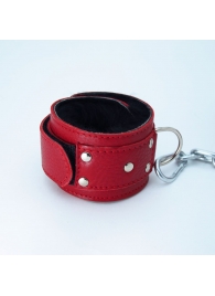 Красные кожаные наручники с меховым подкладом - БДСМ Арсенал - купить с доставкой в Москве
