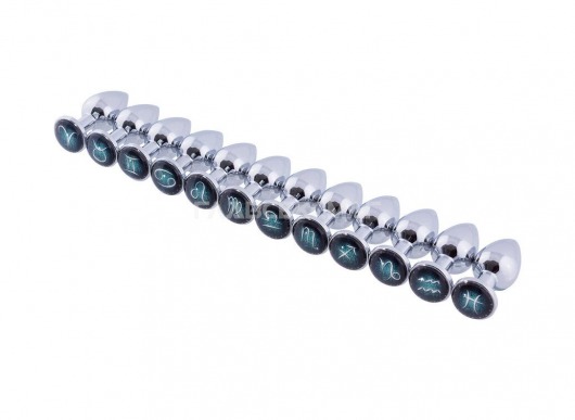 Серебристая анальная пробка с зеленым кристаллом и знаком зодиака - Козерог - Главсексмаг - купить с доставкой в Москве