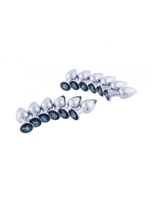 Серебристая анальная пробка с зеленым кристаллом и знаком зодиака - Водолей - Главсексмаг - купить с доставкой в Москве