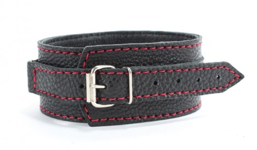 Черный ошейник из натуральной кожи с красной строчкой и заклепками - БДСМ Арсенал - купить с доставкой в Москве