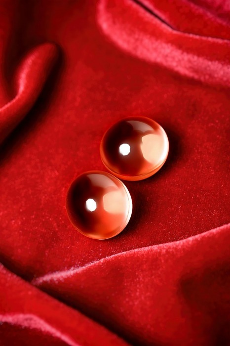 Масло для ванны и массажа SEXY CASE с цветочно-древесным ароматом - 2 капсулы (3 гр.) - INTT - купить с доставкой в Москве