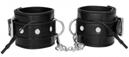 Черные наручники с электростимуляцией Electro Handcuffs - Shots Media BV - купить с доставкой в Москве