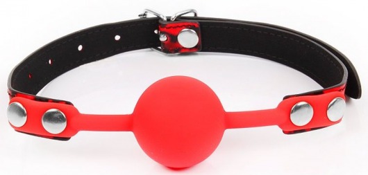 Красный кляп-шарик с черным регулируемым ремешком - Notabu - купить с доставкой в Москве