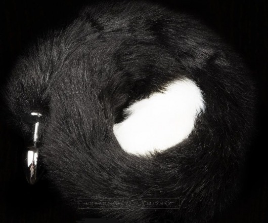 Серебристая анальная пробка с черным хвостом - Пикантные штучки - купить с доставкой в Москве