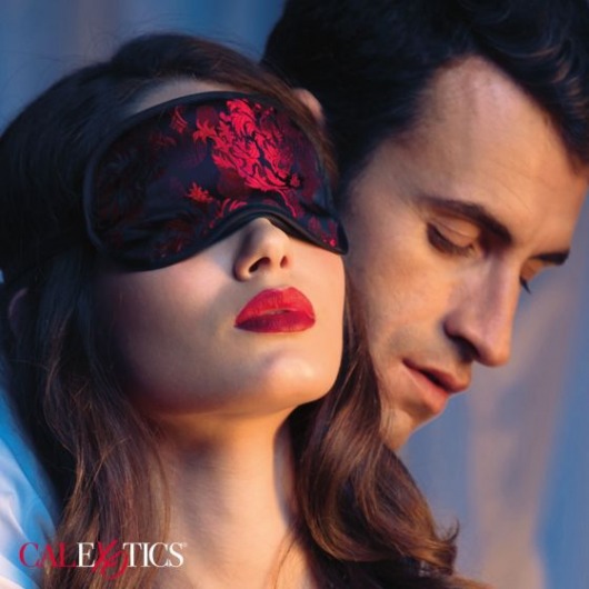 Маска на глаза закрытого типа Blackout Eye Mask - California Exotic Novelties - купить с доставкой в Москве