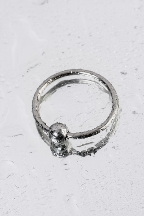 Серебристое кольцо на пенис с шариком - ToyFa - в Москве купить с доставкой