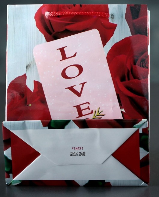 Подарочный пакет  Love  с розами - 15 х 12 см. - Сима-Ленд - купить с доставкой в Москве