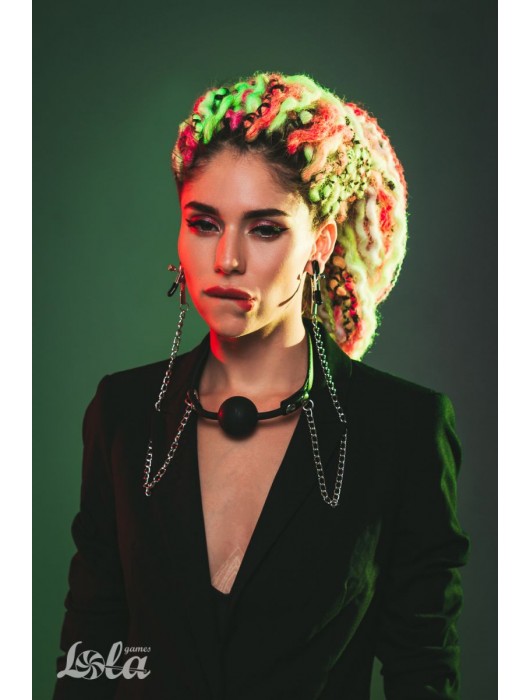 Силиконовый кляп-шар Hentai с зажимами на соски - Lola Games - купить с доставкой в Москве