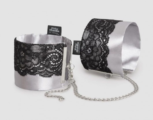 Сатиновые наручники с кружевом Play Nice - Fifty Shades of Grey - купить с доставкой в Москве