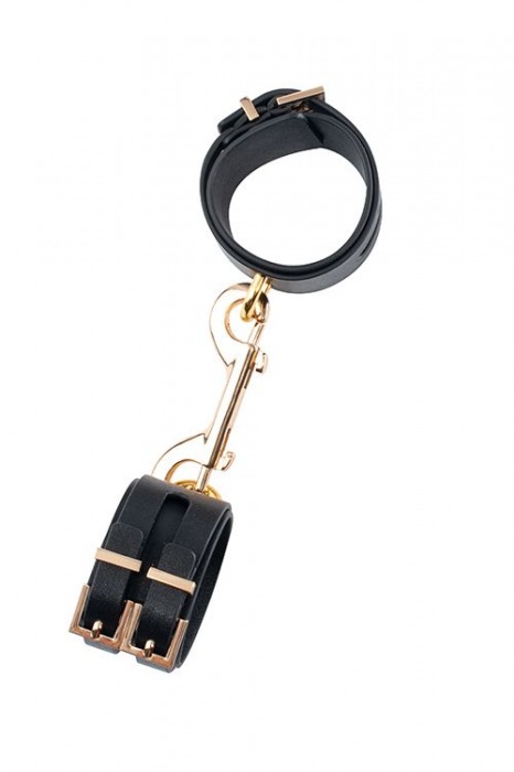 Черные наручники PREMIUM HANDCUFF WITH HOOK с золотистой перемычкой - Blush Novelties - купить с доставкой в Москве
