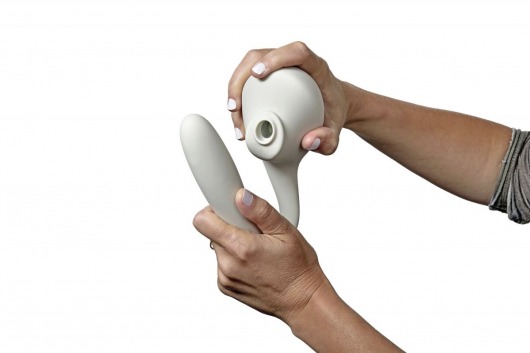 Серый вакуумный стимулятор с отростком Ose 2 Premium Robotic Massager - Lora DiCarlo