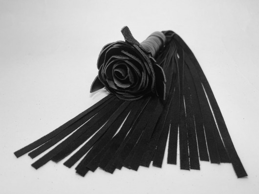 Черная замшевая плеть с розой в рукояти - 40 см. - БДСМ Арсенал - купить с доставкой в Москве