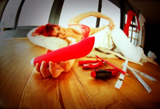 Красный мини-вибратор Joupie - 18,2 см. - Fun Factory