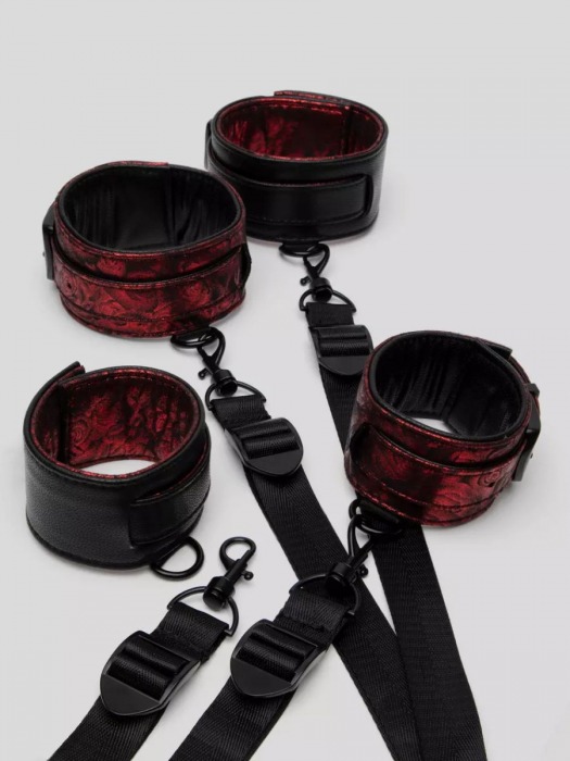 Изысканный набор фиксаций на кровати Reversible Under Mattress Restraint Set - Fifty Shades of Grey - купить с доставкой в Москве
