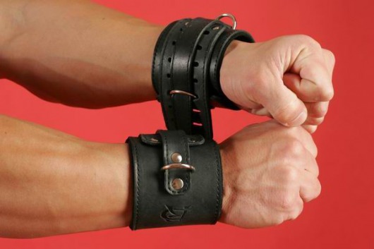 Широкие наручники без пряжки - Подиум - купить с доставкой в Москве
