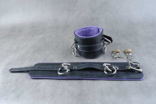 Кожаные подвёрнутые наручники с фиолетовой подкладкой - Beastly - купить с доставкой в Москве