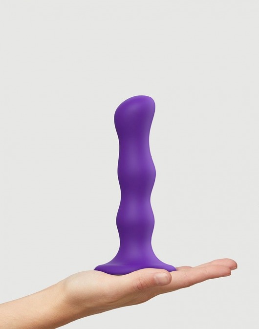 Фиолетовая насадка Strap-On-Me Dildo Geisha Balls size M - Strap-on-me - купить с доставкой в Москве