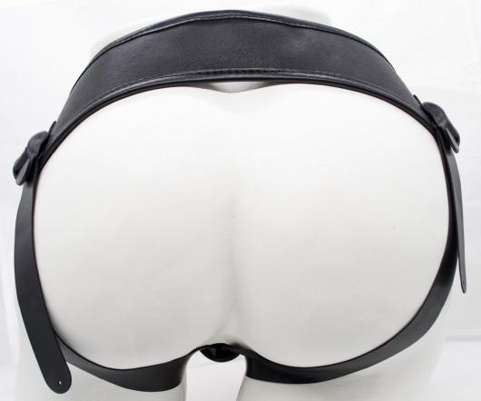 Реалистичный фаллоимитатор с мошонкой на трусиках Харнесс - 16,5 см. - LOVETOY (А-Полимер) - купить с доставкой в Москве