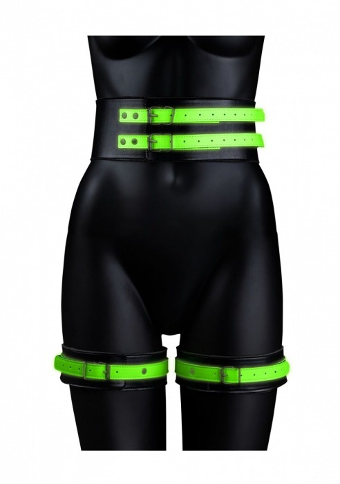 Набор для бондажа Thigh Cuffs with Belt and Handcuffs - размер S-M - Shots Media BV - купить с доставкой в Москве