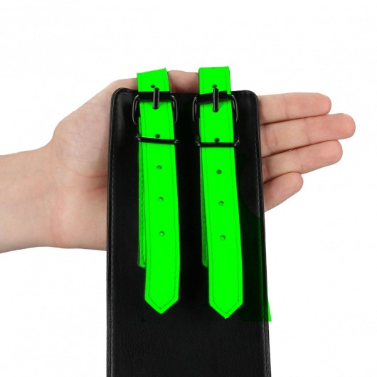 Набор для бондажа Thigh Cuffs with Belt and Handcuffs - размер S-M - Shots Media BV - купить с доставкой в Москве