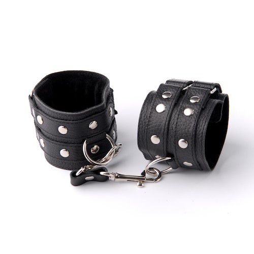 Чёрные наручники с клёпками - Sitabella - купить с доставкой в Москве