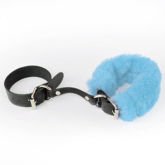 Черные кожаные наручники со съемной голубой опушкой - Sitabella - купить с доставкой в Москве