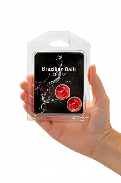 Набор из 2 шариков с массажным маслом Brazilian Balls с ароматом вишни - Secret Play - купить с доставкой в Москве