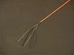 Длинный плетеный стек с красной лаковой ручкой - 85 см. - Подиум - купить с доставкой в Москве