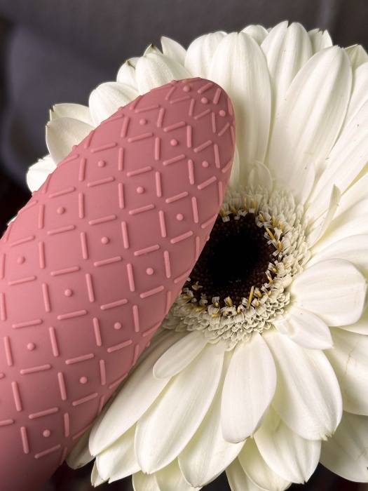 Розовый мини-вибратор с сенсорным управлением Lumi - Le Frivole