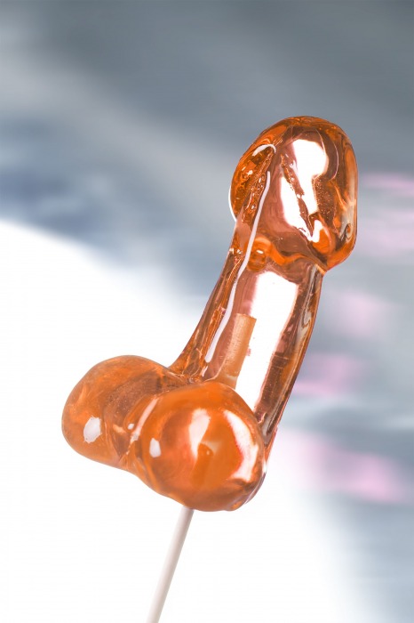 Оранжевый леденец в форме члена со вкусом амаретто - 80 гр. - Sosuчki - купить с доставкой в Москве