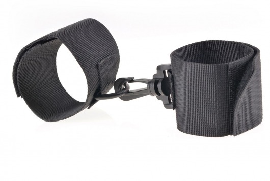 Мягкие нейлоновые наручники с карабином Beginner s Nylon Cuffs - Pipedream - купить с доставкой в Москве
