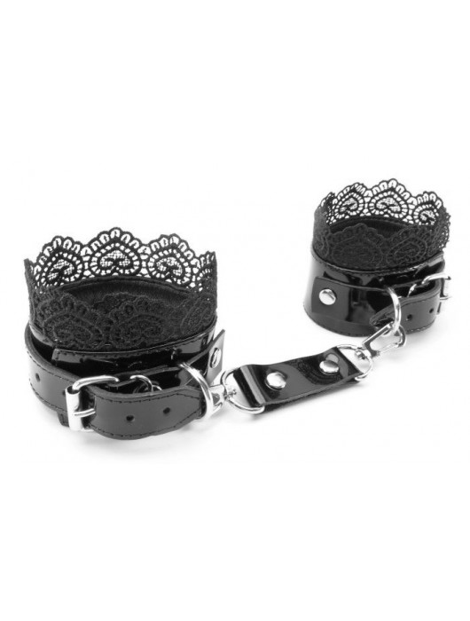 Изысканные чёрные наручники с кружевом - БДСМ Арсенал - купить с доставкой в Москве