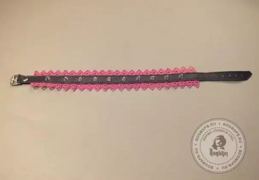 Чёрный ошейник с цикламеновым кружевом и шипами - Подиум - купить с доставкой в Москве