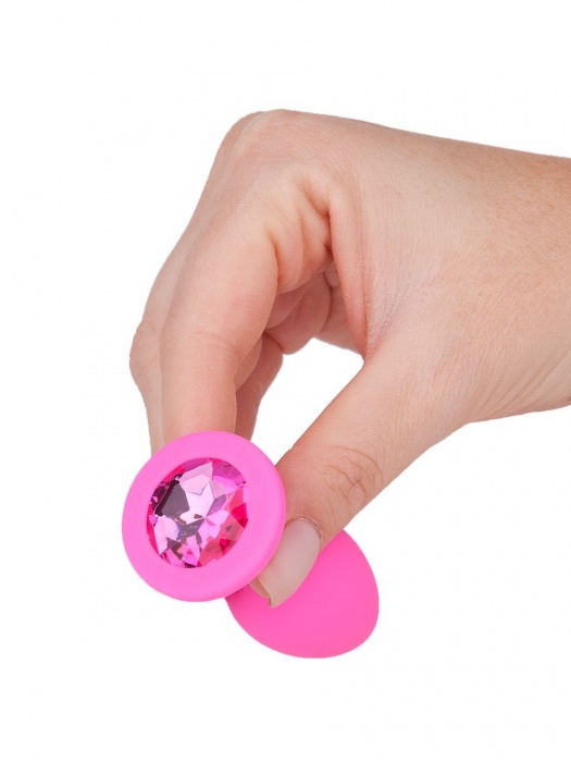 Розовая анальная втулка с малиновым кристаллом - 7,3 см. - Джага-Джага - купить с доставкой в Москве