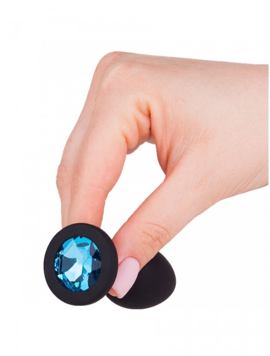 Чёрная анальная втулка с голубым кристаллом - 7,3 см. - Джага-Джага - купить с доставкой в Москве