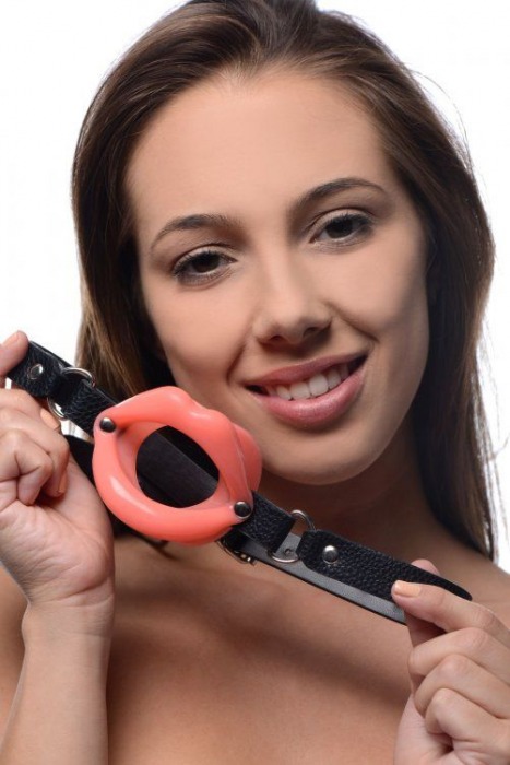 Кляп в форме губ Sissy Mouth Gag - XR Brands - купить с доставкой в Москве