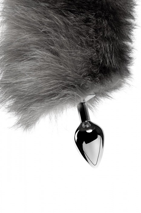 Серебристая металлическая анальная втулка с серым лисьим хвостом - Wild Lust - купить с доставкой в Москве