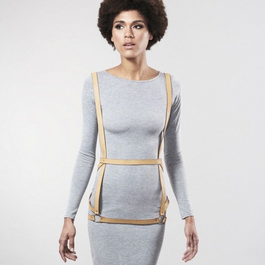 Бежевая упряжь ARROW DRESS HARNESS - Bijoux Indiscrets - купить с доставкой в Москве