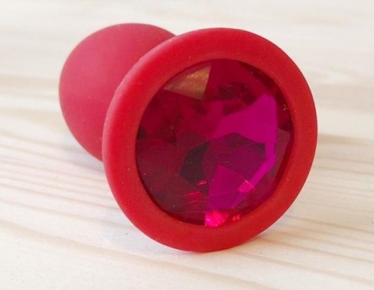 Красная анальная втулка с малиновым кристаллом - 7,3 см. - Джага-Джага - купить с доставкой в Москве